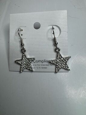New Star silver tone earrings